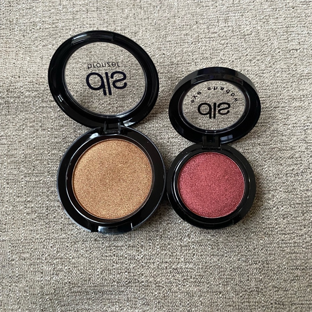 Dirty Little Secret Bronzer with free eyeshadow